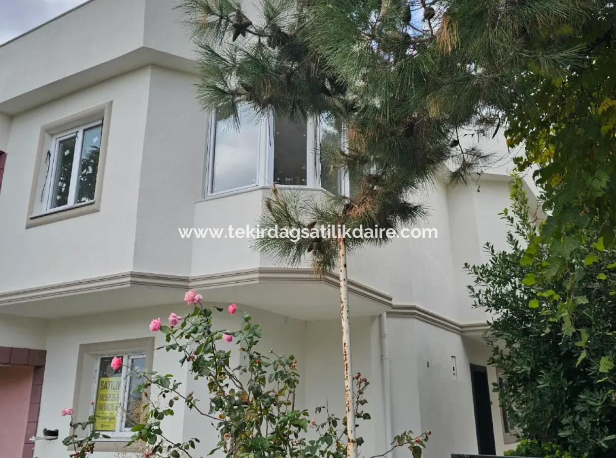 Sea View Detached House In 3 Storey 210 M2 Plot For Sale In Tekirdag Değirmenaltı