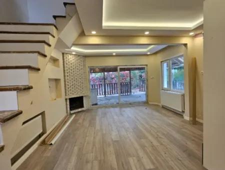 Sea View Detached House In 3 Storey 210 M2 Plot For Sale In Tekirdag Değirmenaltı