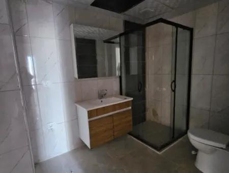 Topagaçta Satılık Havuz Cepheli 135 M2 3+1 0 Daire