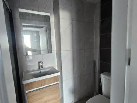 Topagaçta Satılık Havuz Cepheli 135 M2 3+1 0 Daire