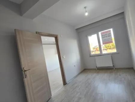 Kumbağ Tatil Köyünde Satılık Havuzlu Site İcinde 2+1 Denize Yakın Daire